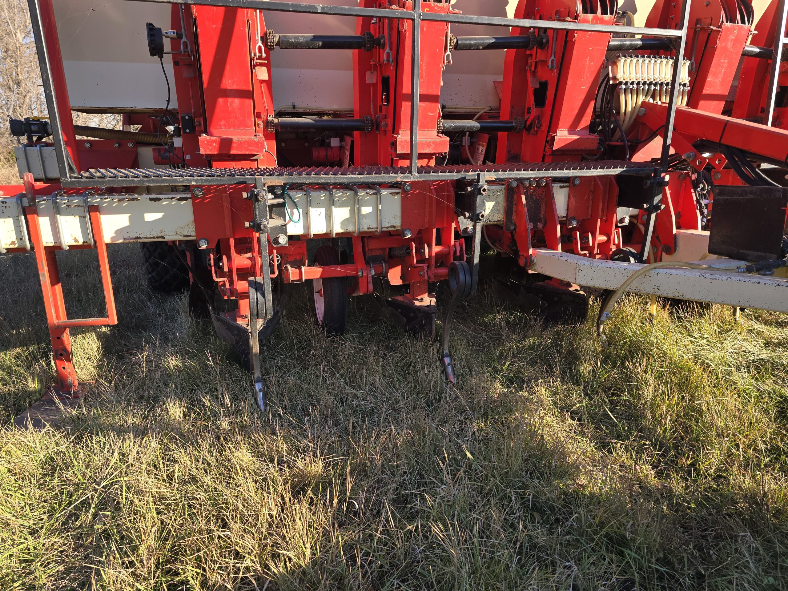 Harriston 6 Row 36in Cup Type Potato Planter with Row Shaper Hilling Attachment / 2nd of 2 Planters - Image 3
