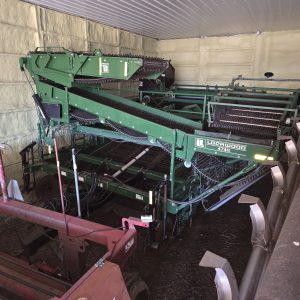 474H Lockwood Harvester / Nice