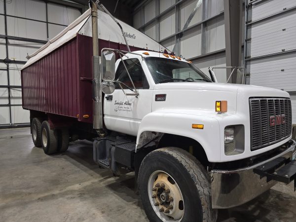 '99 GMC Top Kick Tandem Automatic with 21ft Spudnik Box