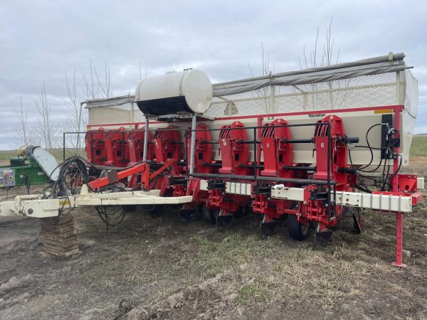 2008 Harriston 8 Row Cup Type Planter