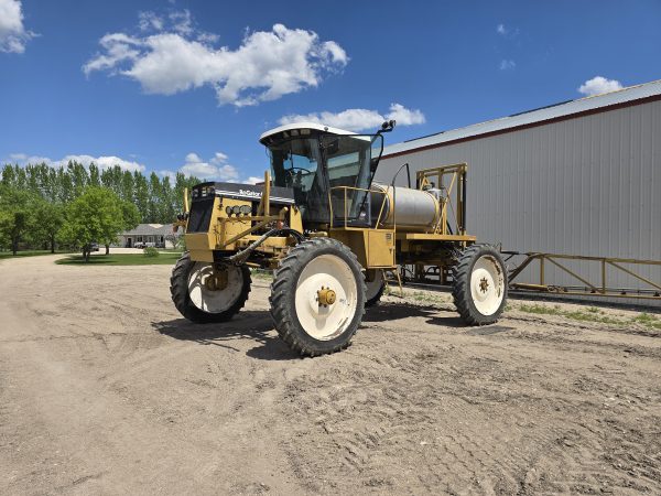 664 RoGator 4 Wheel Drive Self Propelled Sprayer / 100ft Boom