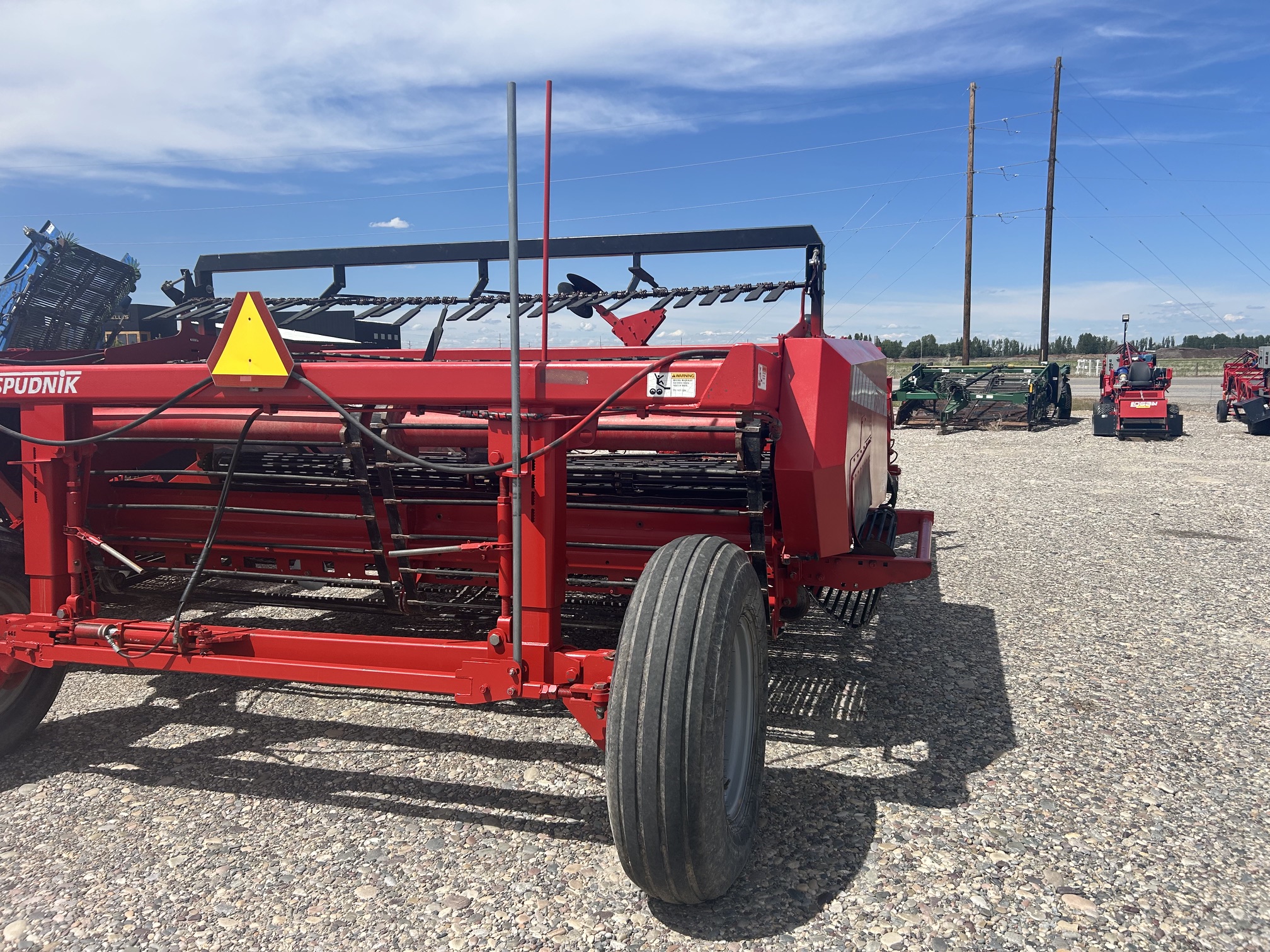 2007 Spudnik 6140 4 Row Windrower Left Hand Discharge - Image 12
