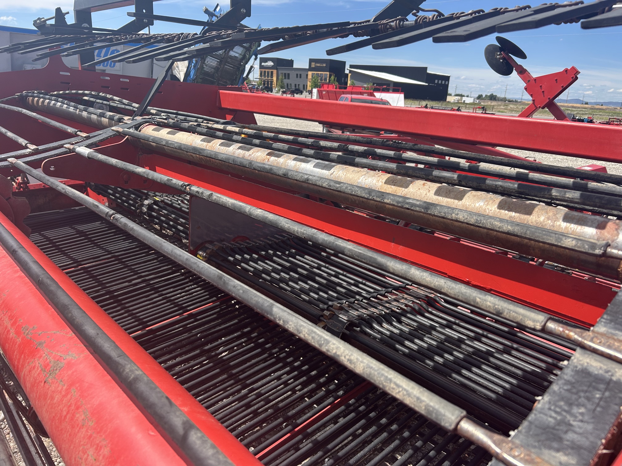 2007 Spudnik 6140 4 Row Windrower Left Hand Discharge - Image 17