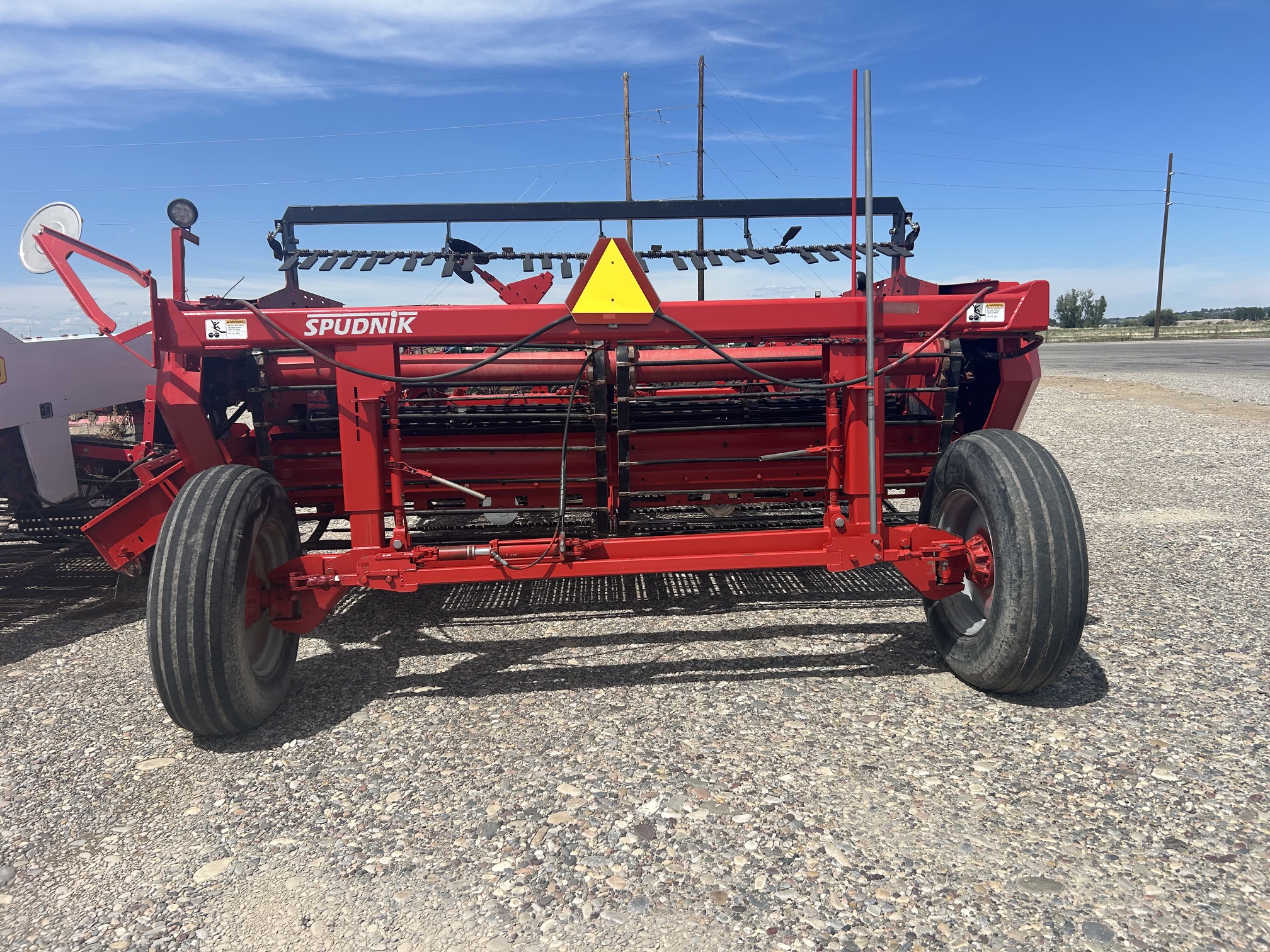 2007 Spudnik 6140 4 Row Windrower Left Hand Discharge - Image 13