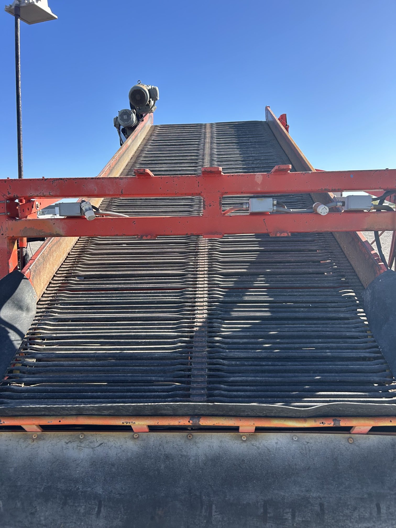 84in Milestone Dirt Eleminator Sizer with Clodhopper Roller / Loaded - Image 8