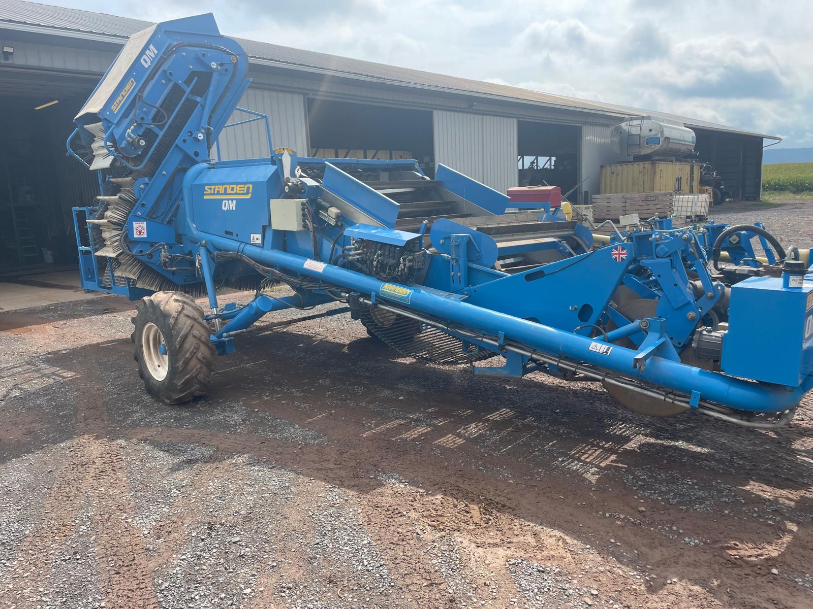 2024 Standen Engineering Quality Master 2 Row Potato Harvester / Only 200 Acres - Image 7